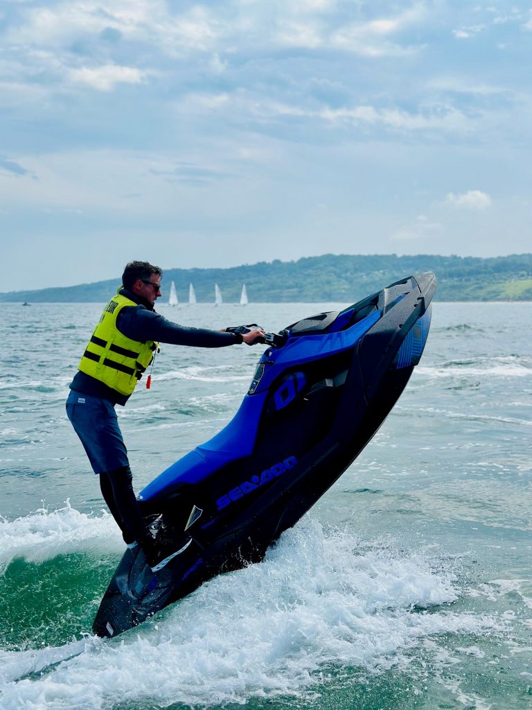 sparks-jet-ski-deauville-mer-freestyle-loisirs-nautiques-calvados-normandie