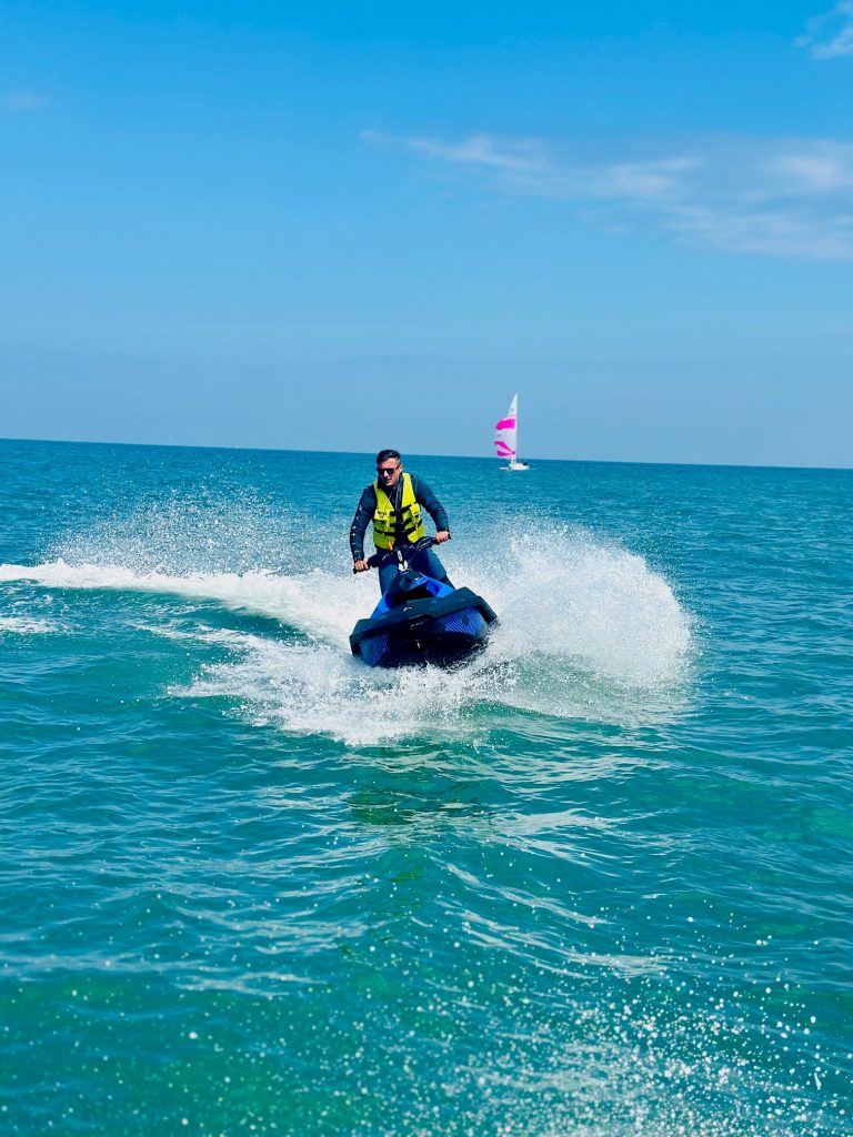 sparks-jet-ski-deauville-mer-freestyle-loisirs-nautiques-calvados-normandie